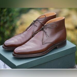 Elegant Brown Leather Chukka Boots for Men